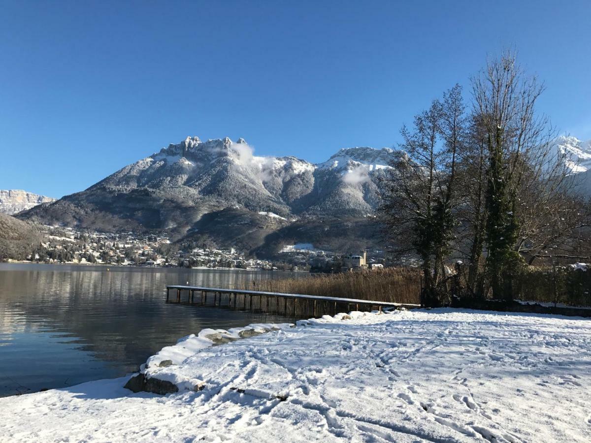 Lac et Montagne Duingt Extérieur photo