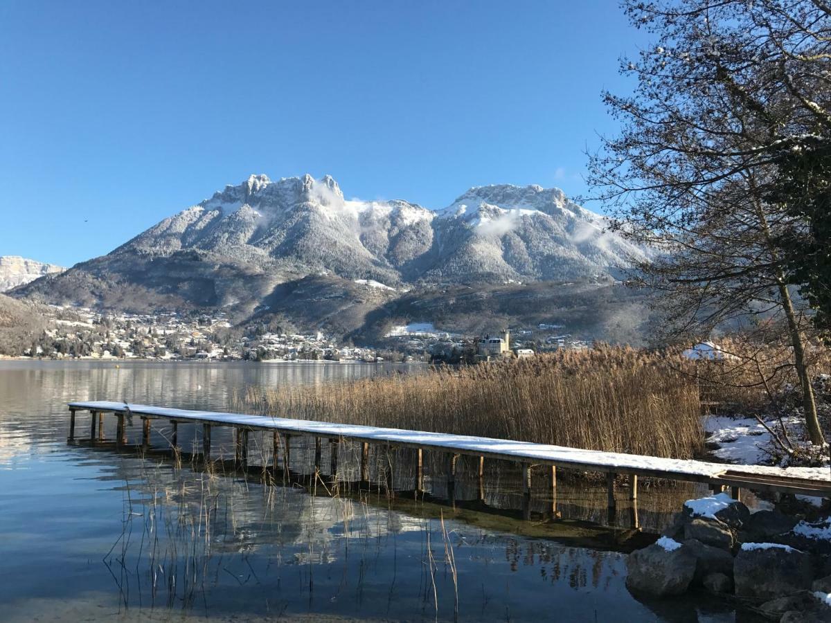 Lac et Montagne Duingt Extérieur photo