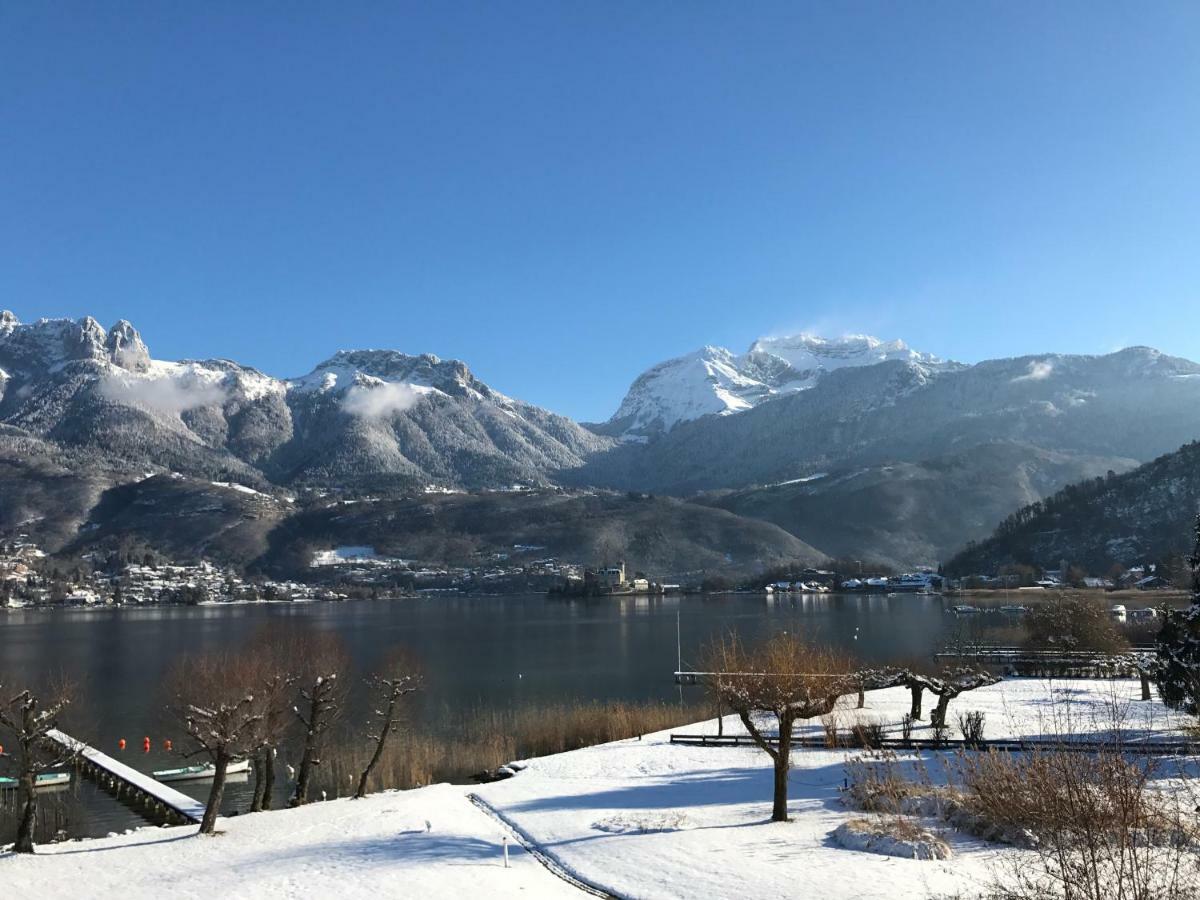 Lac et Montagne Duingt Extérieur photo